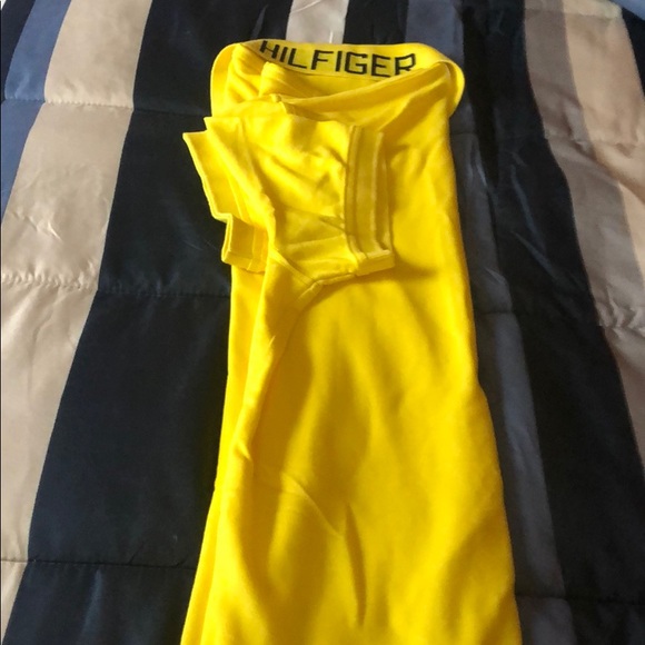 Tommy Hilfiger polo - Picture 2 of 7